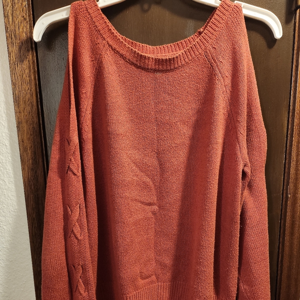 Sweater,Aeropostale, coral color, open shoulder.